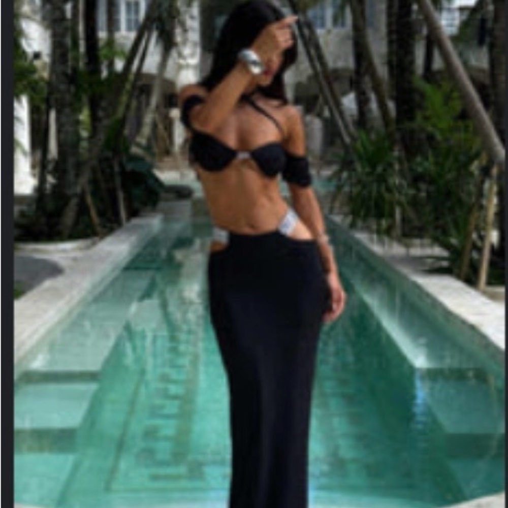 Elegant Black Maxi Dress